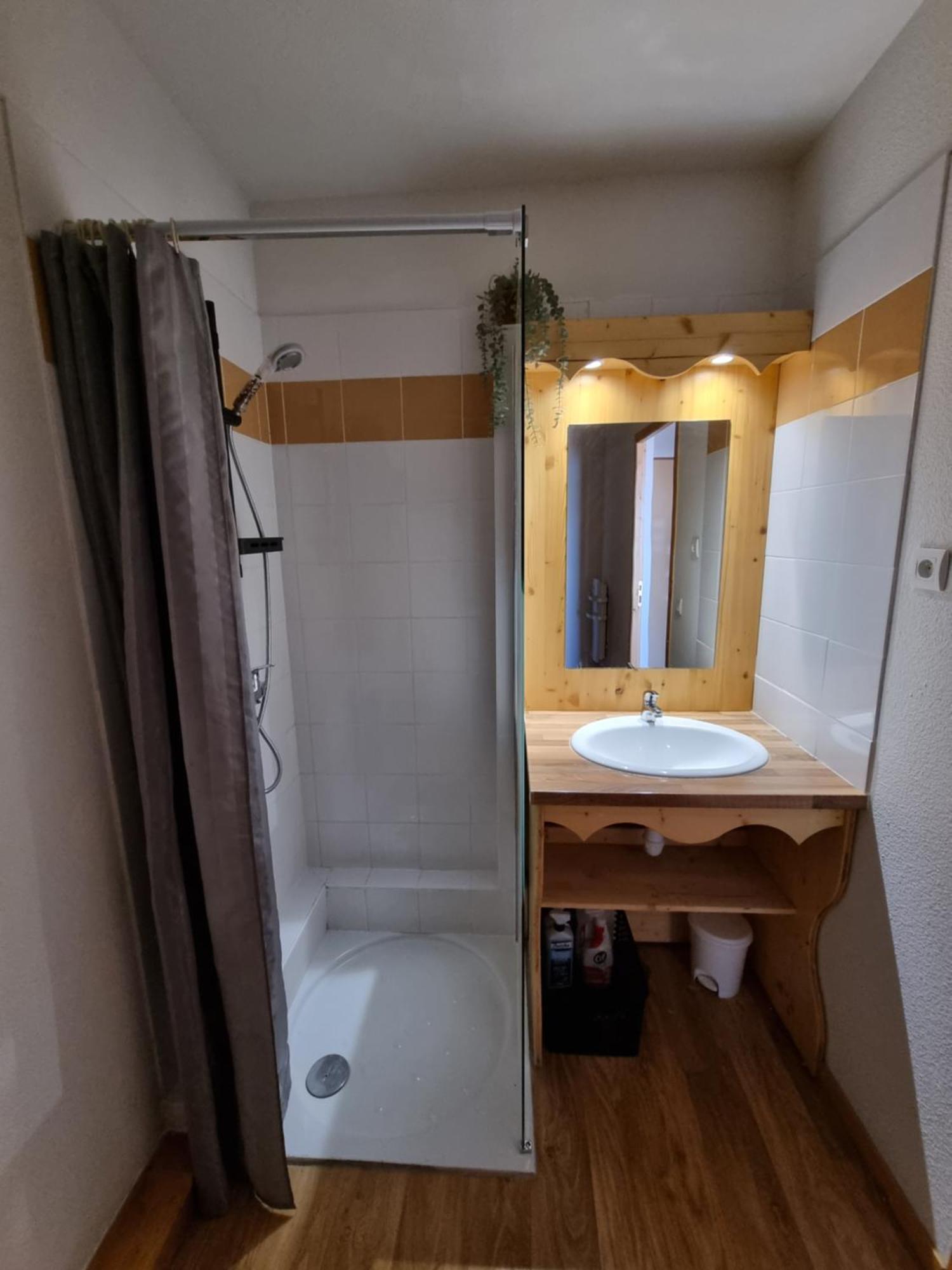 Appartement 4 Personnes 32M2 Au Pied Des Pistes- Wifi- Balcon Sud- Chamrousse 1650 Exterior photo